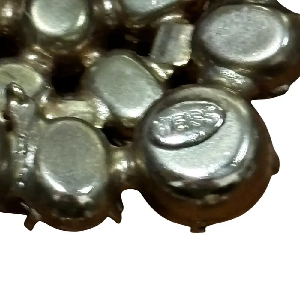 Vintage Weiss jewelry set red prong set rhinestones gold brooch & clip earrings - Picture 5 of 10